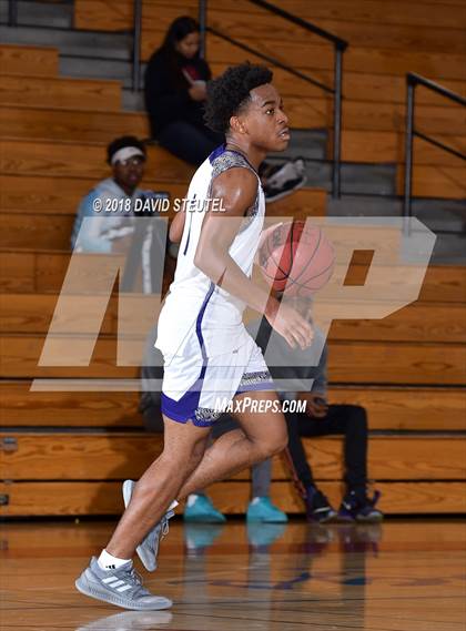 Thumbnail 2 in Rio Linda vs. Bradshaw Christian (Folsom Bulldog Classic) photogallery.