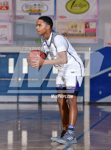Thumbnail 2 in Rio Linda vs. Bradshaw Christian (Folsom Bulldog Classic) photogallery.