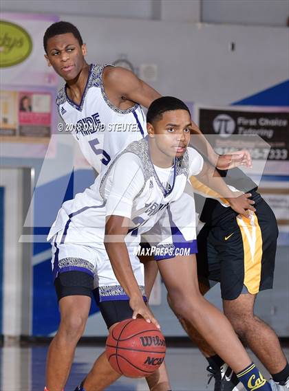 Thumbnail 2 in Rio Linda vs. Bradshaw Christian (Folsom Bulldog Classic) photogallery.