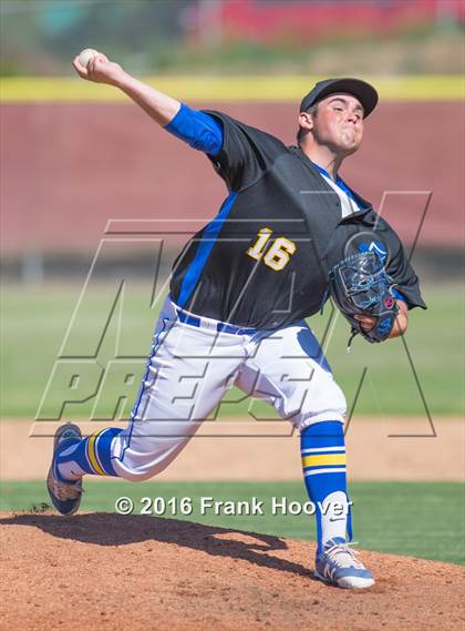 Thumbnail 2 in Valor Christian vs. Mira Mesa photogallery.