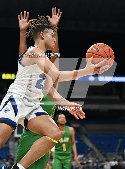Thumbnail 2 in City View vs Madison (UIL 3A State Semifinal) photogallery.
