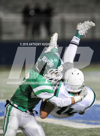 Thumbnail 3 in Seaford vs. Carle Place (Section 8 Conference IV Final) photogallery.