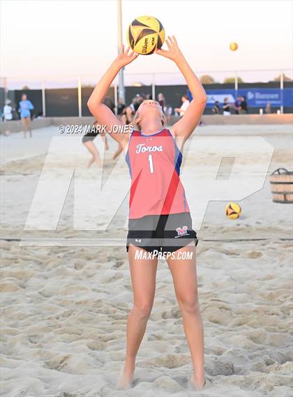Thumbnail 3 in Casteel vs.  Mountain View, Mesa (AIA DI Pairs Round 1 Playoff) photogallery.