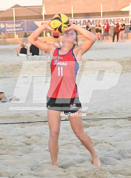 Thumbnail 3 in Casteel vs.  Mountain View, Mesa (AIA DI Pairs Round 1 Playoff) photogallery.
