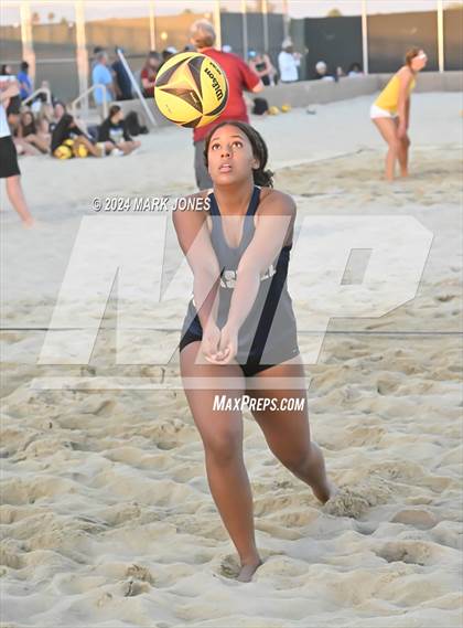 Thumbnail 1 in Casteel vs.  Mountain View, Mesa (AIA DI Pairs Round 1 Playoff) photogallery.