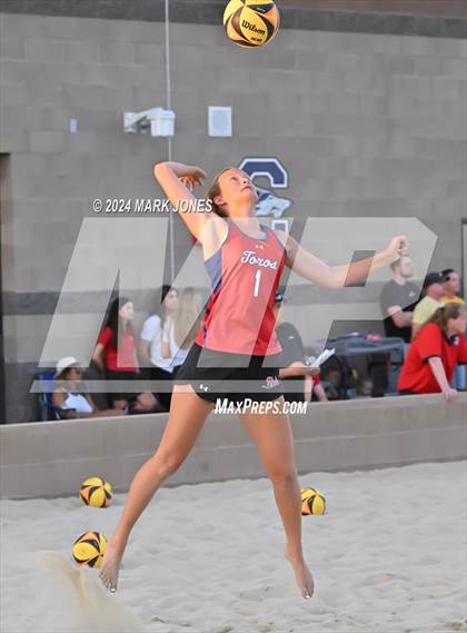Thumbnail 3 in Casteel vs.  Mountain View, Mesa (AIA DI Pairs Round 1 Playoff) photogallery.