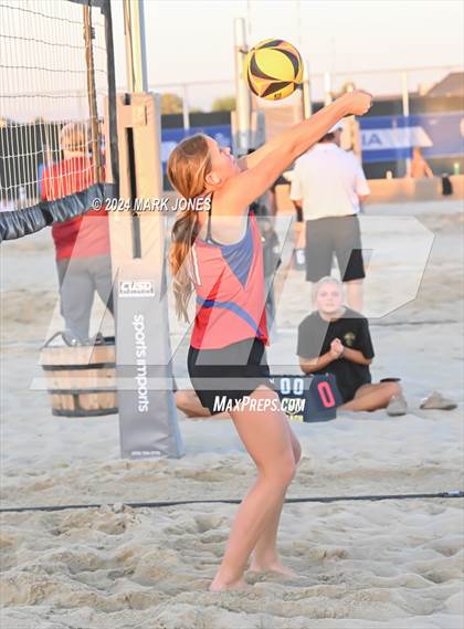 Thumbnail 1 in Casteel vs.  Mountain View, Mesa (AIA DI Pairs Round 1 Playoff) photogallery.