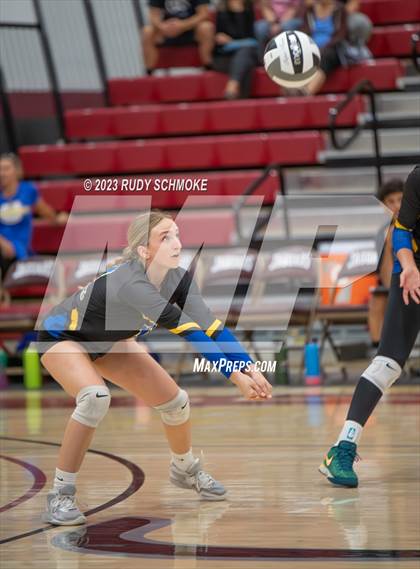 Thumbnail 2 in Mission Hills vs. San Pasqual (CIF SDS Division 3 Finals) photogallery.