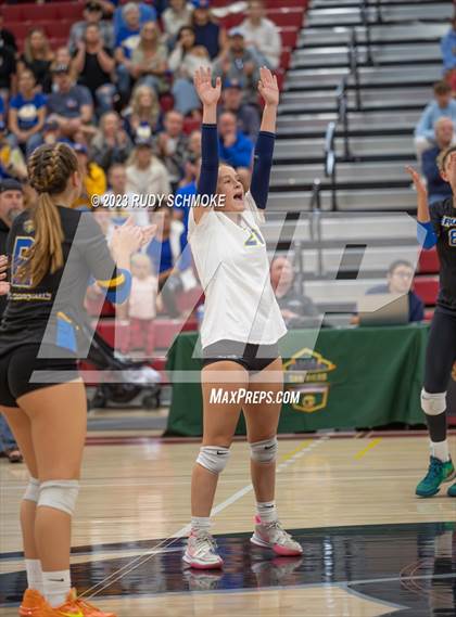 Thumbnail 3 in Mission Hills vs. San Pasqual (CIF SDS Division 3 Finals) photogallery.