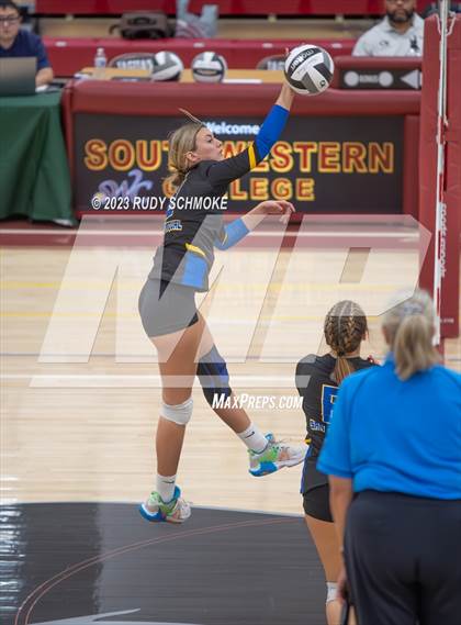 Thumbnail 3 in Mission Hills vs. San Pasqual (CIF SDS Division 3 Finals) photogallery.