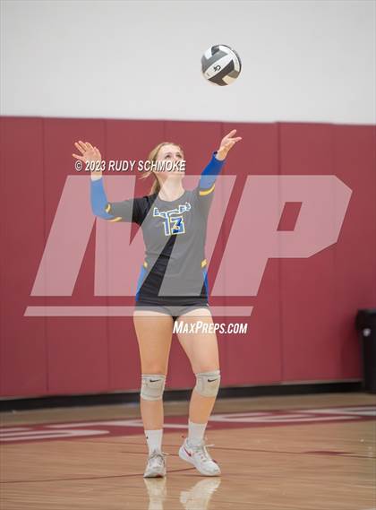 Thumbnail 2 in Mission Hills vs. San Pasqual (CIF SDS Division 3 Finals) photogallery.