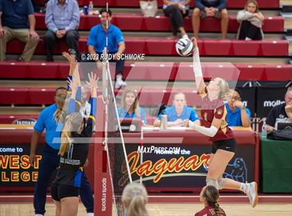 Thumbnail 2 in Mission Hills vs. San Pasqual (CIF SDS Division 3 Finals) photogallery.