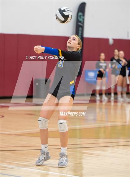Thumbnail 3 in Mission Hills vs. San Pasqual (CIF SDS Division 3 Finals) photogallery.