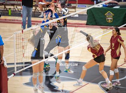 Thumbnail 3 in Mission Hills vs. San Pasqual (CIF SDS Division 3 Finals) photogallery.