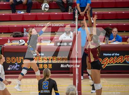 Thumbnail 3 in Mission Hills vs. San Pasqual (CIF SDS Division 3 Finals) photogallery.