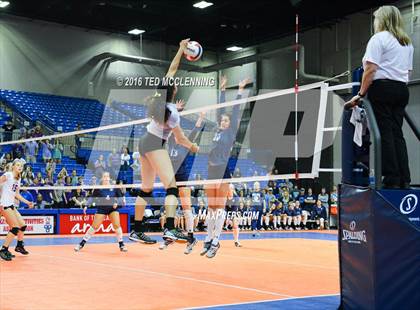 Thumbnail 2 in Har-Ber vs Fayetteville (AHSAA 7A Final) photogallery.