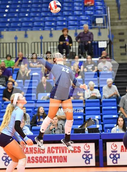 Thumbnail 1 in Har-Ber vs Fayetteville (AHSAA 7A Final) photogallery.