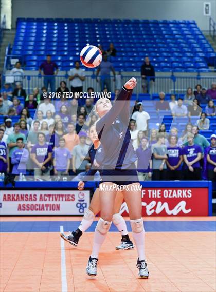 Thumbnail 2 in Har-Ber vs Fayetteville (AHSAA 7A Final) photogallery.