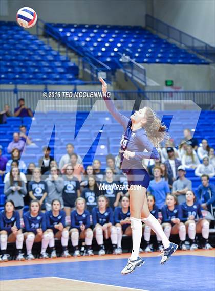Thumbnail 2 in Har-Ber vs Fayetteville (AHSAA 7A Final) photogallery.