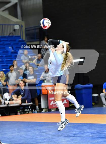 Thumbnail 2 in Har-Ber vs Fayetteville (AHSAA 7A Final) photogallery.