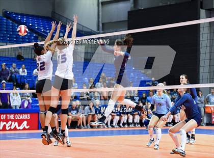 Thumbnail 2 in Har-Ber vs Fayetteville (AHSAA 7A Final) photogallery.