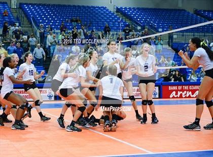 Thumbnail 2 in Har-Ber vs Fayetteville (AHSAA 7A Final) photogallery.