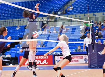 Thumbnail 1 in Har-Ber vs Fayetteville (AHSAA 7A Final) photogallery.