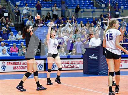 Thumbnail 2 in Har-Ber vs Fayetteville (AHSAA 7A Final) photogallery.