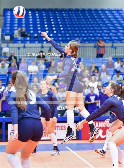 Thumbnail 3 in Har-Ber vs Fayetteville (AHSAA 7A Final) photogallery.