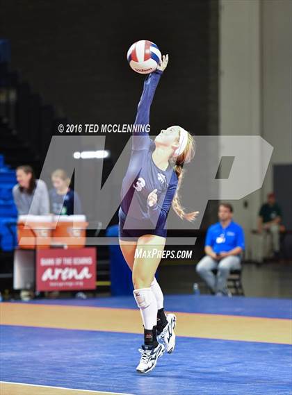 Thumbnail 1 in Har-Ber vs Fayetteville (AHSAA 7A Final) photogallery.