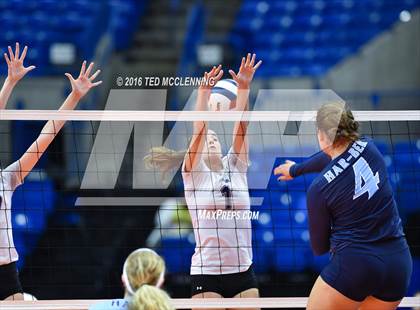Thumbnail 2 in Har-Ber vs Fayetteville (AHSAA 7A Final) photogallery.