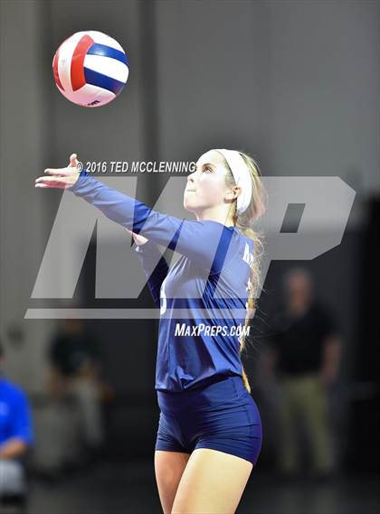 Thumbnail 2 in Har-Ber vs Fayetteville (AHSAA 7A Final) photogallery.