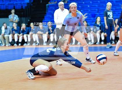 Thumbnail 2 in Har-Ber vs Fayetteville (AHSAA 7A Final) photogallery.