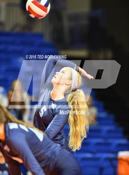 Thumbnail 3 in Har-Ber vs Fayetteville (AHSAA 7A Final) photogallery.