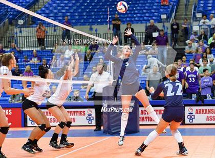 Thumbnail 3 in Har-Ber vs Fayetteville (AHSAA 7A Final) photogallery.