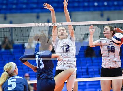 Thumbnail 3 in Har-Ber vs Fayetteville (AHSAA 7A Final) photogallery.