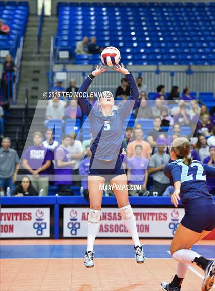 Thumbnail 3 in Har-Ber vs Fayetteville (AHSAA 7A Final) photogallery.