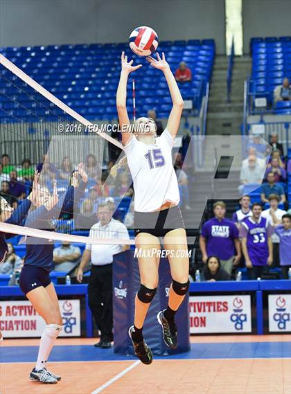 Thumbnail 2 in Har-Ber vs Fayetteville (AHSAA 7A Final) photogallery.
