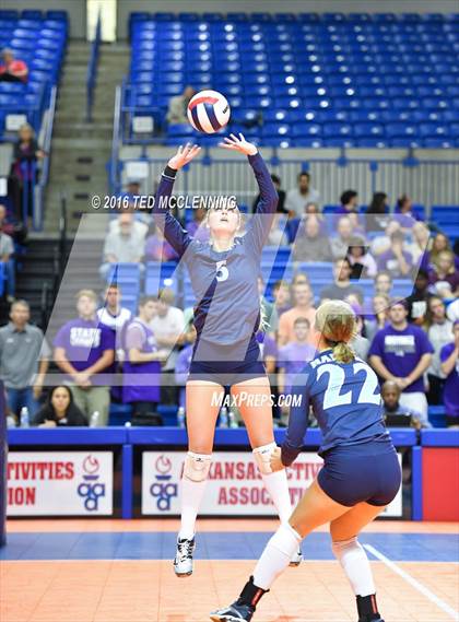 Thumbnail 1 in Har-Ber vs Fayetteville (AHSAA 7A Final) photogallery.