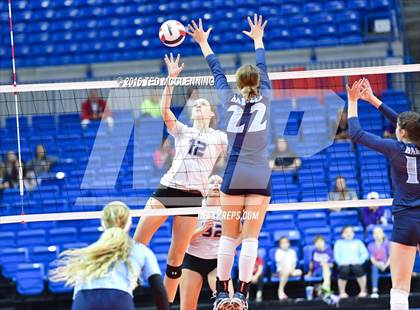 Thumbnail 3 in Har-Ber vs Fayetteville (AHSAA 7A Final) photogallery.