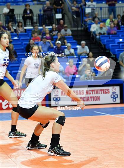 Thumbnail 2 in Har-Ber vs Fayetteville (AHSAA 7A Final) photogallery.