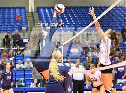 Thumbnail 1 in Har-Ber vs Fayetteville (AHSAA 7A Final) photogallery.