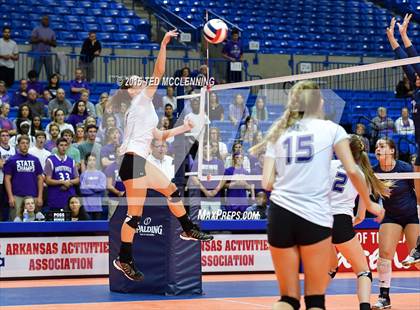 Thumbnail 1 in Har-Ber vs Fayetteville (AHSAA 7A Final) photogallery.