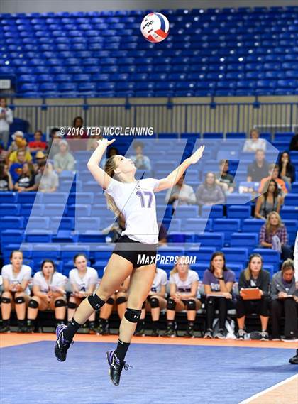Thumbnail 3 in Har-Ber vs Fayetteville (AHSAA 7A Final) photogallery.