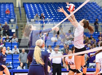 Thumbnail 2 in Har-Ber vs Fayetteville (AHSAA 7A Final) photogallery.