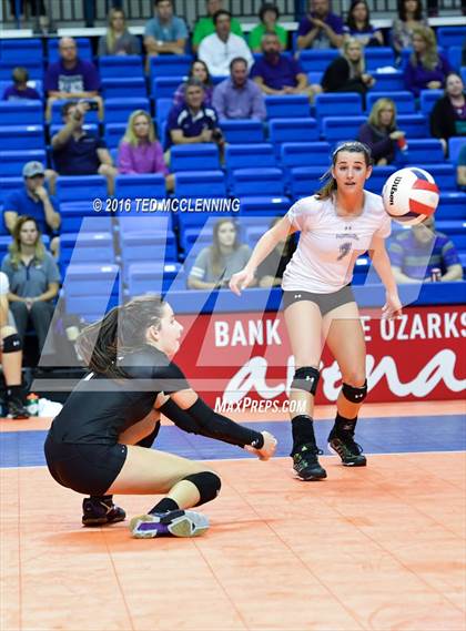 Thumbnail 2 in Har-Ber vs Fayetteville (AHSAA 7A Final) photogallery.