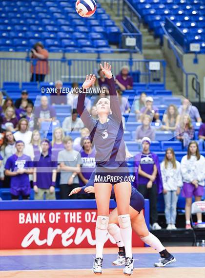 Thumbnail 2 in Har-Ber vs Fayetteville (AHSAA 7A Final) photogallery.