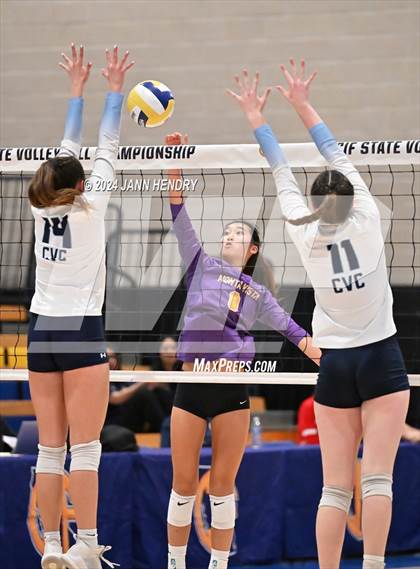 Thumbnail 3 in Monta Vista vs Central Valley Christian (CIF Division 3 Final) photogallery.