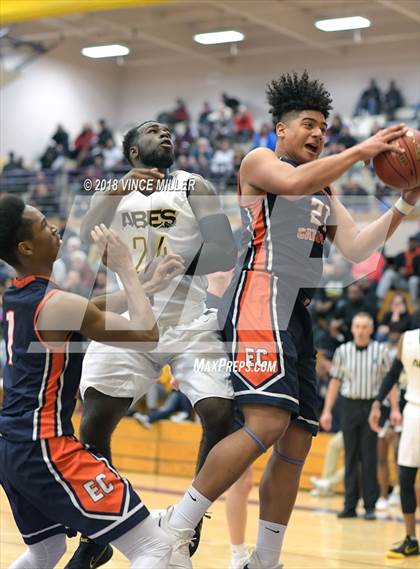 Thumbnail 2 in Eastside Catholic vs. Lincoln (WIAA 3A Regional) photogallery.