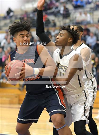 Thumbnail 1 in Eastside Catholic vs. Lincoln (WIAA 3A Regional) photogallery.
